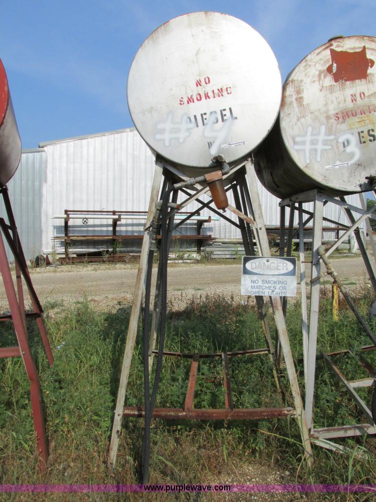 image for item AW9951 275 gallon fuel tank