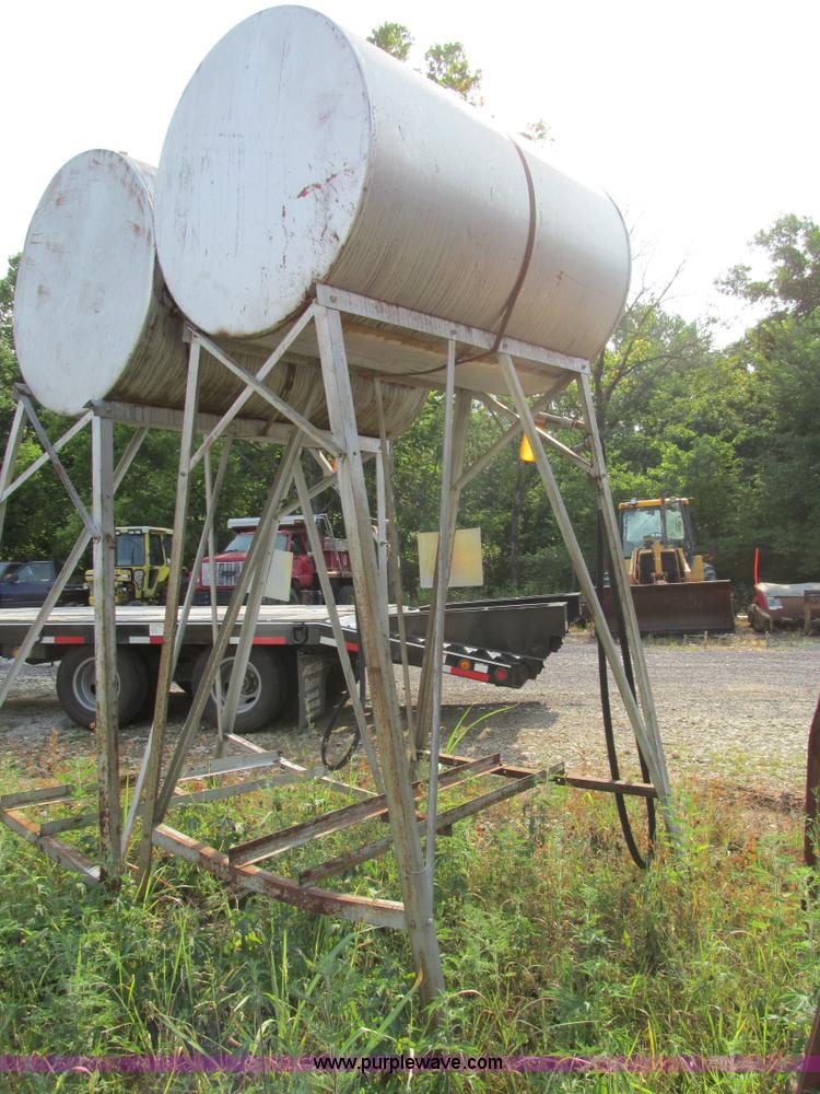 image for item AW9951 275 gallon fuel tank