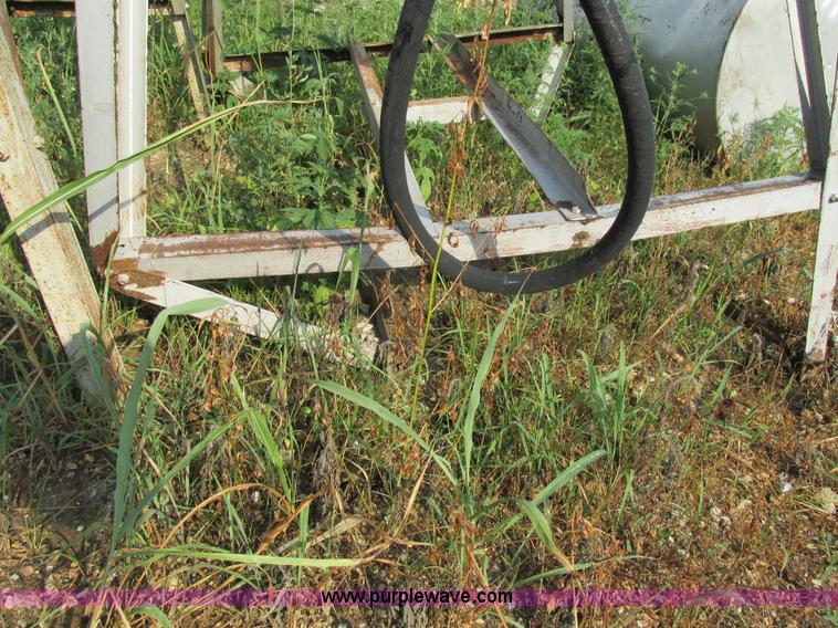 image for item AW9952 275 gallon fuel tank