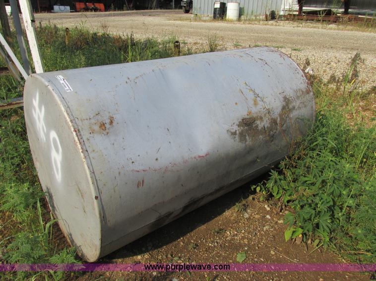 image for item AW9953 275 gallon bulk oil tank