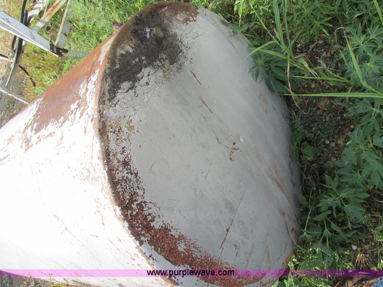 image for item AW9953 275 gallon bulk oil tank