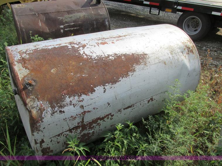 image for item AW9953 275 gallon bulk oil tank