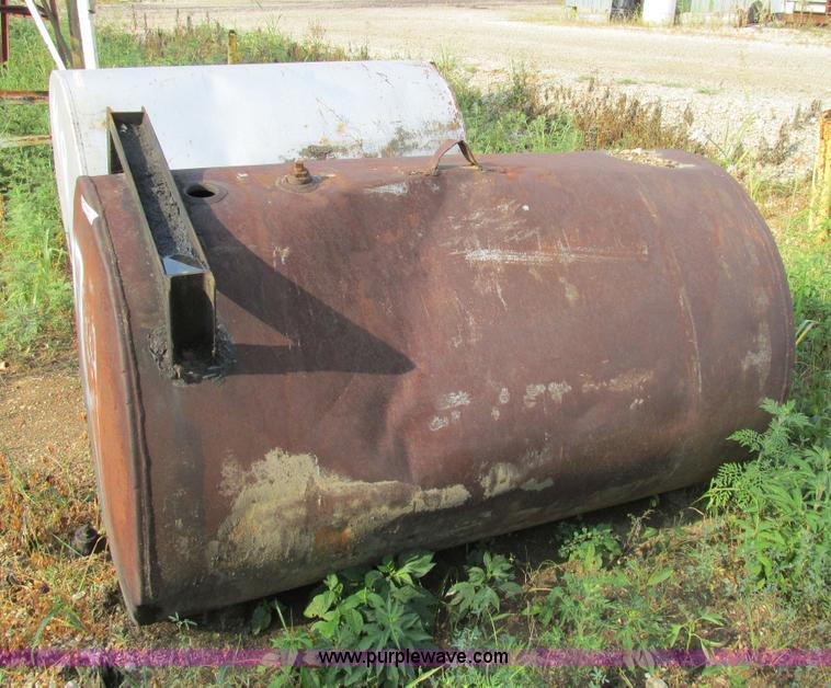 image for item AW9954 275 gallon bulk oil tank