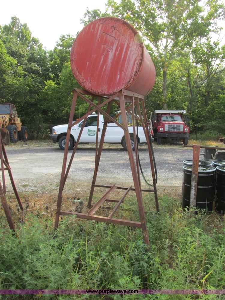 image for item AW9957 275 gallon fuel tank