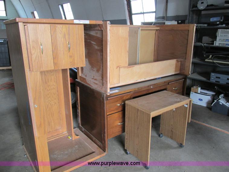 image for item AW9959 Assorted office equipment