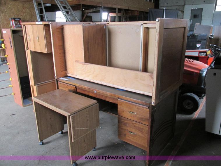 image for item AW9959 Assorted office equipment