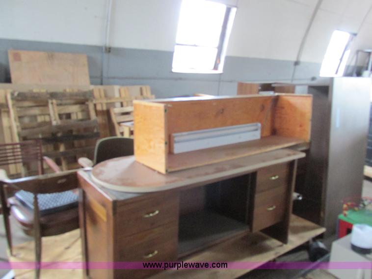 image for item AW9959 Assorted office equipment