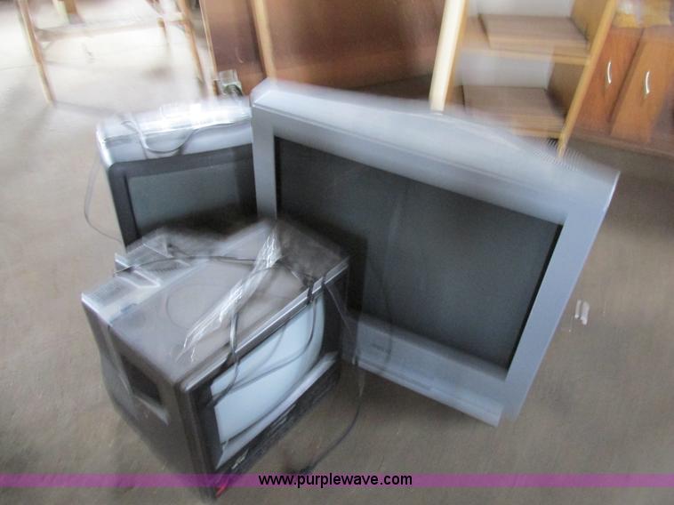 image for item AW9959 Assorted office equipment