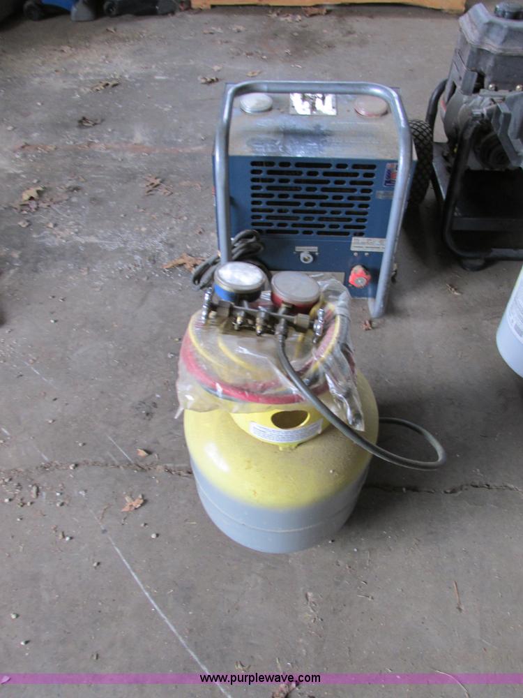 image for item AW9974 Thermal air conditioner refrigerant recovery unit