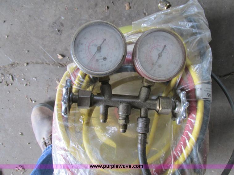 image for item AW9974 Thermal air conditioner refrigerant recovery unit