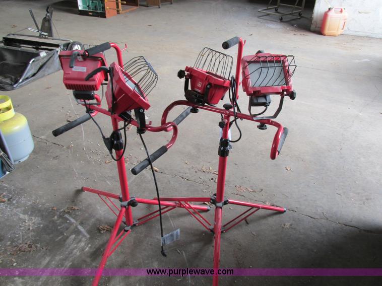 image for item AW9975 Utilitech adjustable flood lights