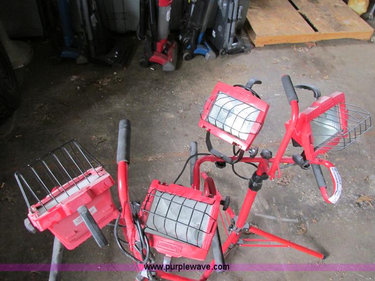 image for item AW9975 Utilitech adjustable flood lights