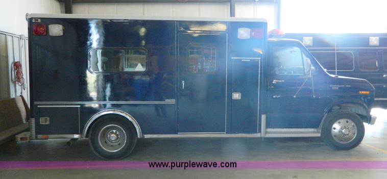image for item AX9707 1989 Ford Econoline E350 ambulance