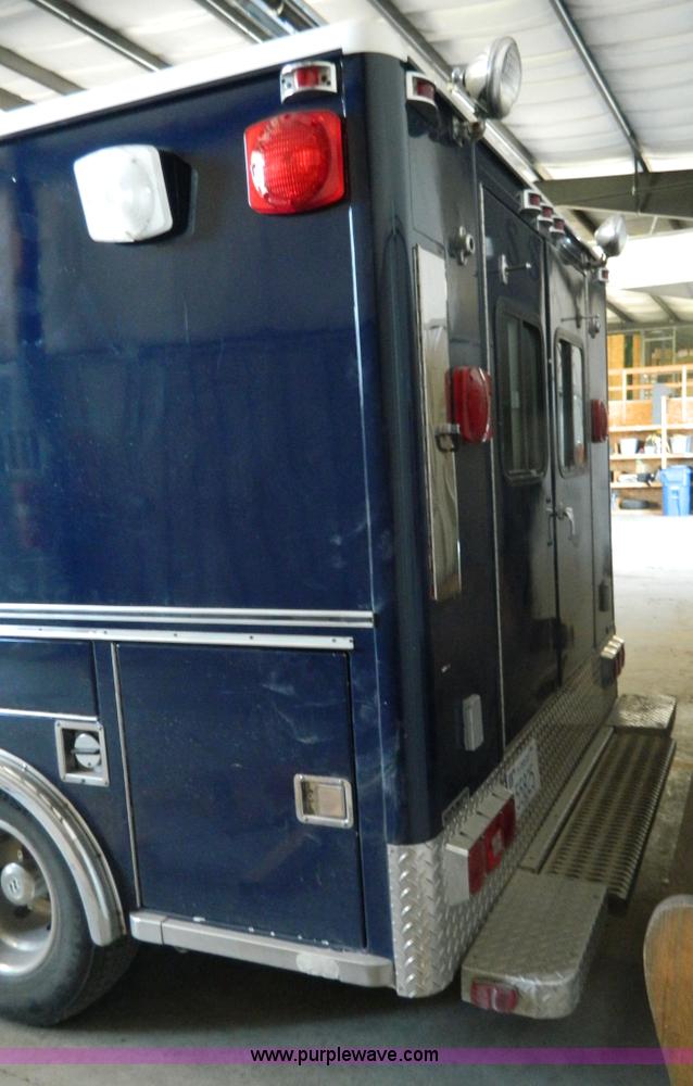 image for item AX9707 1989 Ford Econoline E350 ambulance
