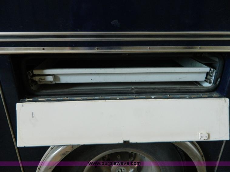 image for item AX9707 1989 Ford Econoline E350 ambulance