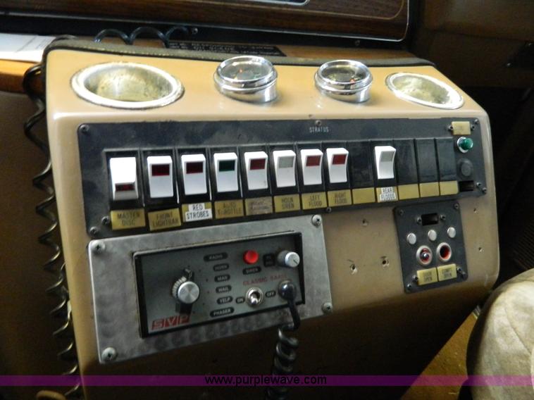 image for item AX9707 1989 Ford Econoline E350 ambulance