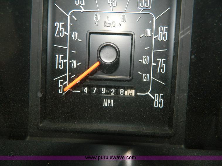 image for item AX9707 1989 Ford Econoline E350 ambulance