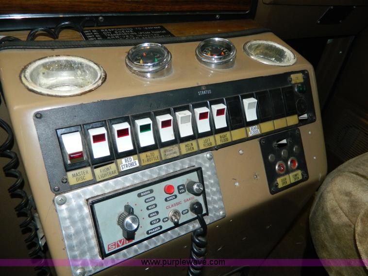 image for item AX9707 1989 Ford Econoline E350 ambulance