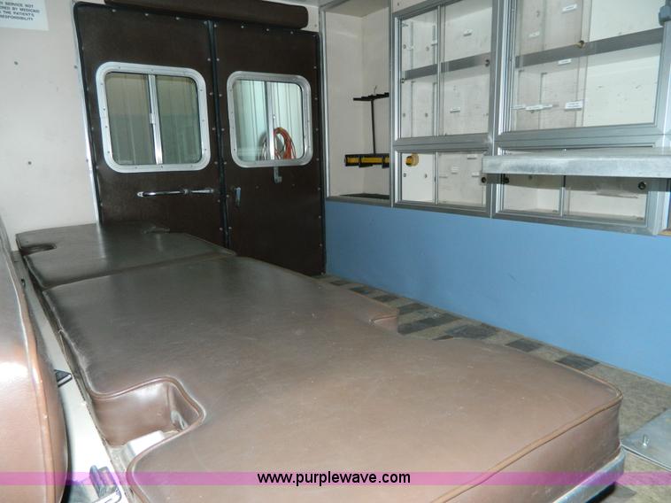 image for item AX9707 1989 Ford Econoline E350 ambulance