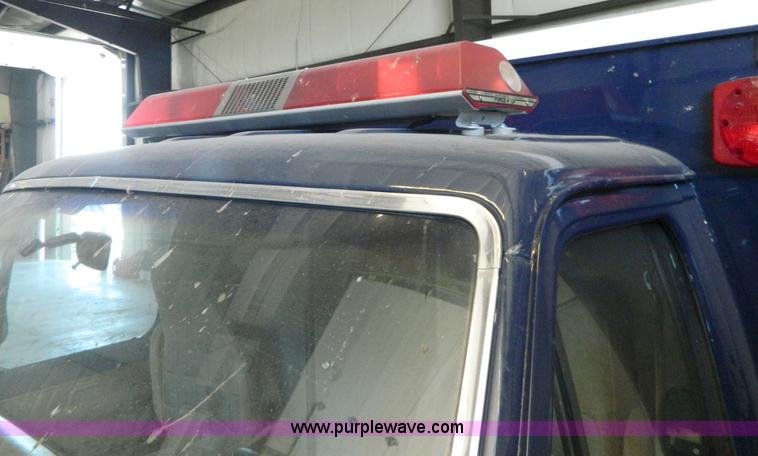 image for item AX9707 1989 Ford Econoline E350 ambulance