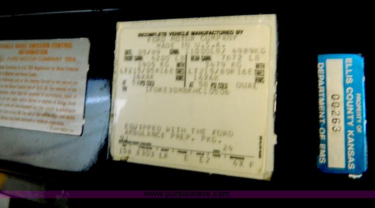 image for item AX9707 1989 Ford Econoline E350 ambulance