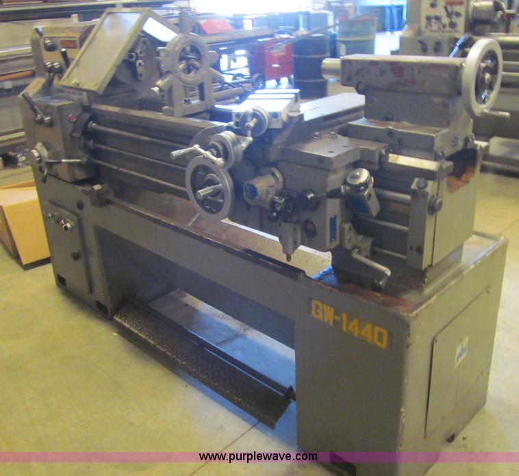 image for item AY9175 Goodway metal lathe