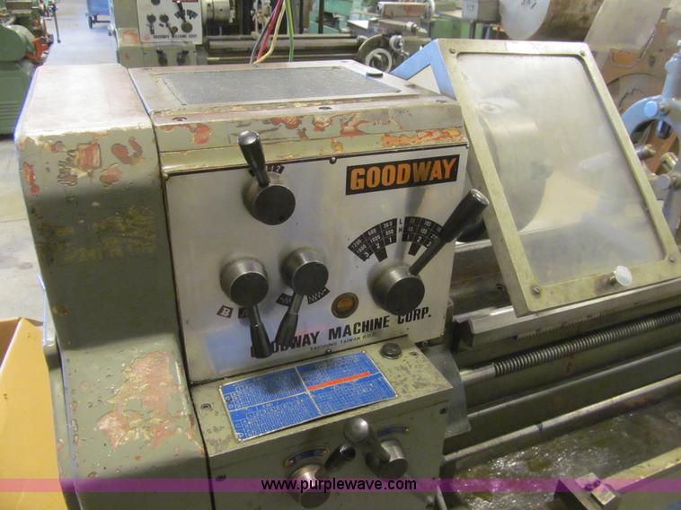 image for item AY9175 Goodway metal lathe