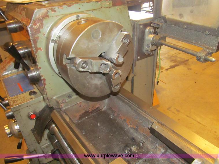 image for item AY9175 Goodway metal lathe