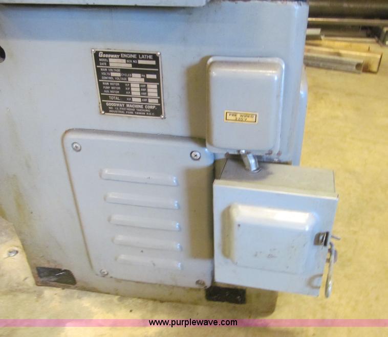 image for item AY9175 Goodway metal lathe