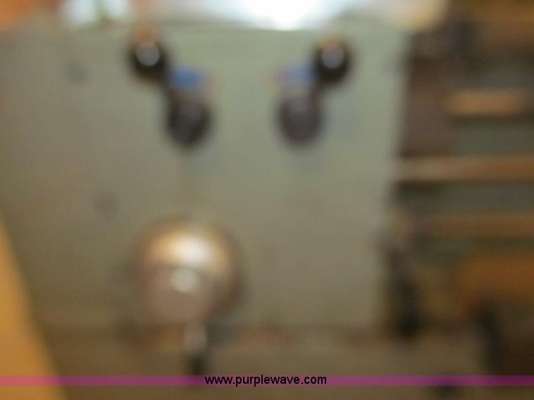 image for item AY9176 1981 Goodway metal lathe