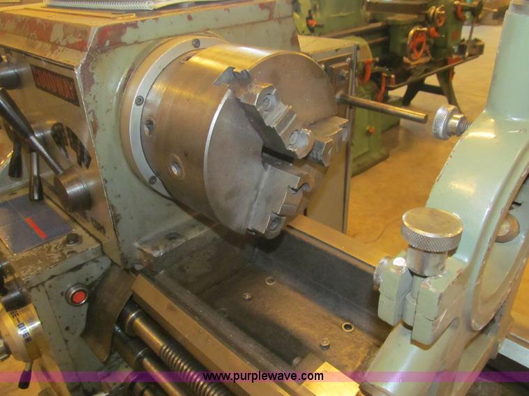 image for item AY9176 1981 Goodway metal lathe