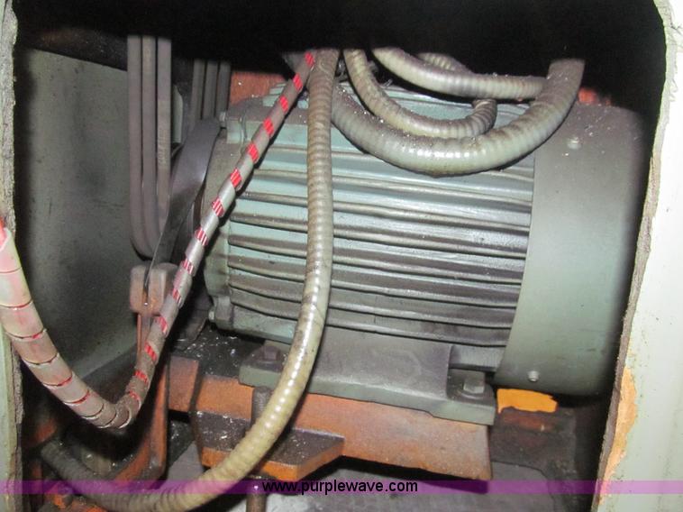 image for item AY9176 1981 Goodway metal lathe