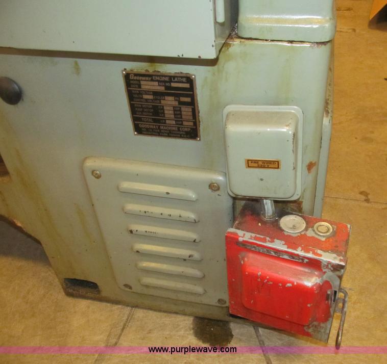 image for item AY9176 1981 Goodway metal lathe