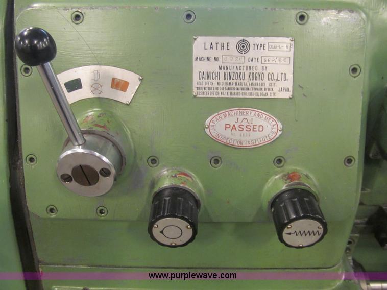 image for item AY9178 1966 Dinichi DLG-L-8 metal lathe