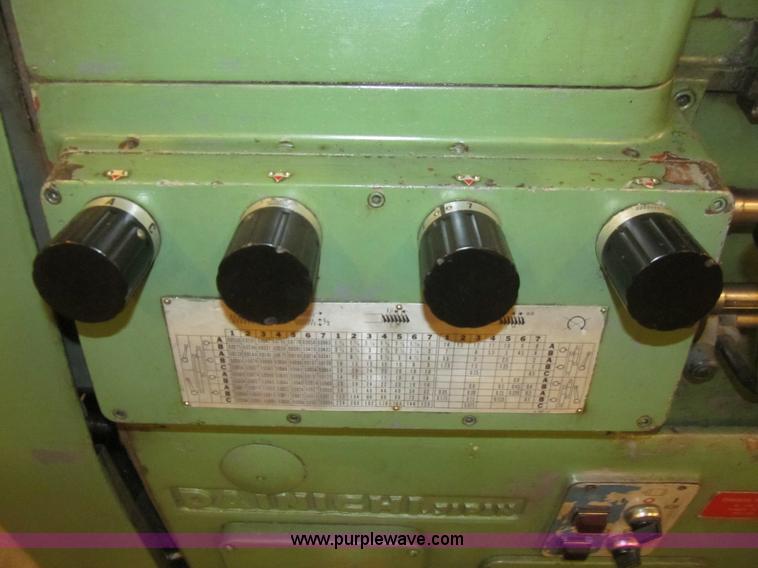 image for item AY9178 1966 Dinichi DLG-L-8 metal lathe