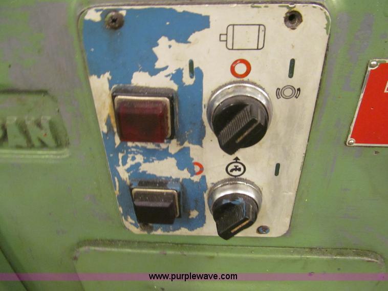 image for item AY9178 1966 Dinichi DLG-L-8 metal lathe