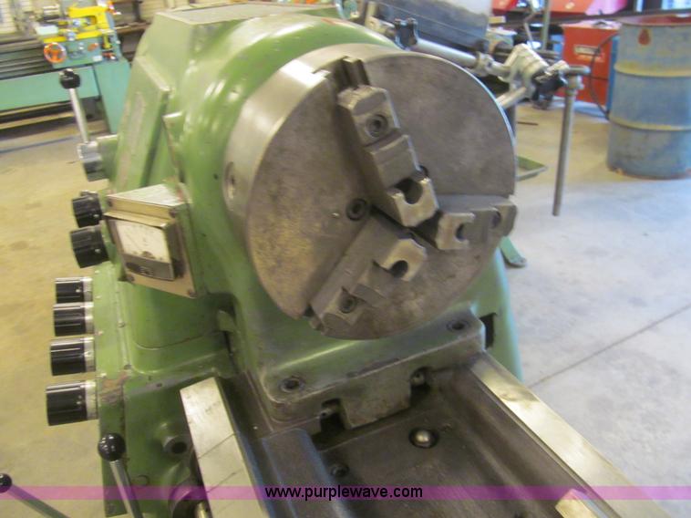 image for item AY9178 1966 Dinichi DLG-L-8 metal lathe