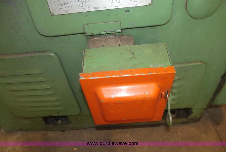 image for item AY9178 1966 Dinichi DLG-L-8 metal lathe