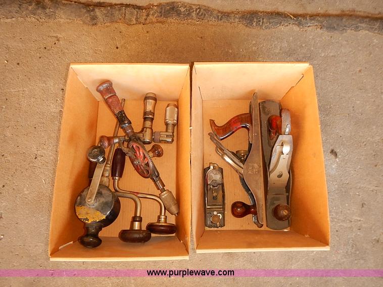 image for item BA9618 Assorted hand tools