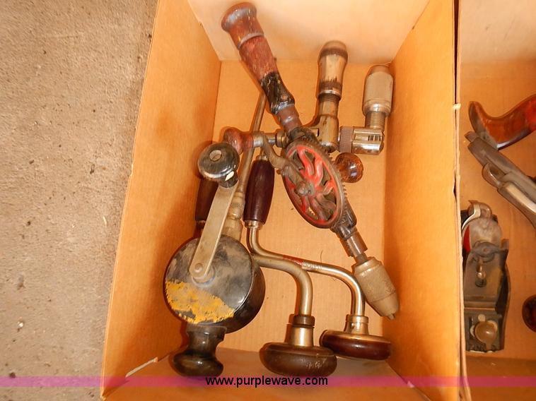 image for item BA9618 Assorted hand tools