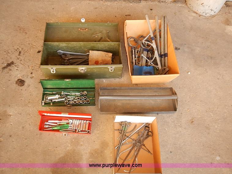 image for item BA9619 Assorted hand tools