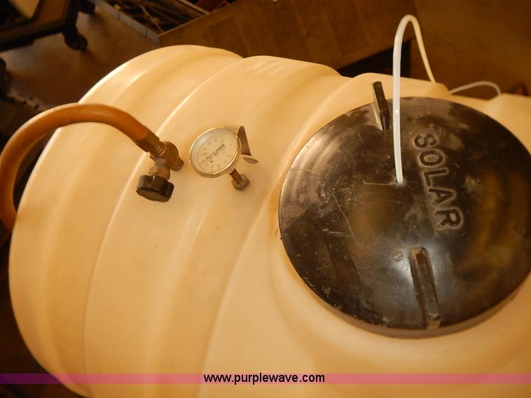 image for item BA9622 Solar liquid tank with stand