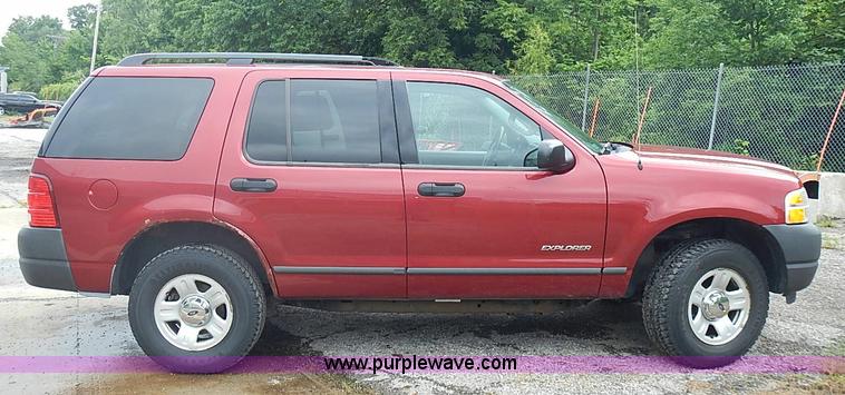 image for item BA9660 2004 Ford Explorer XLS SUV