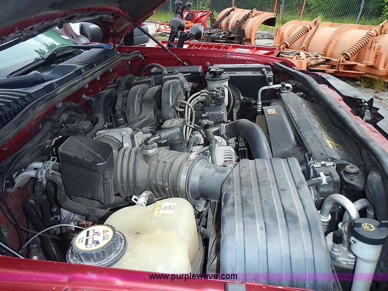 image for item BA9660 2004 Ford Explorer XLS SUV