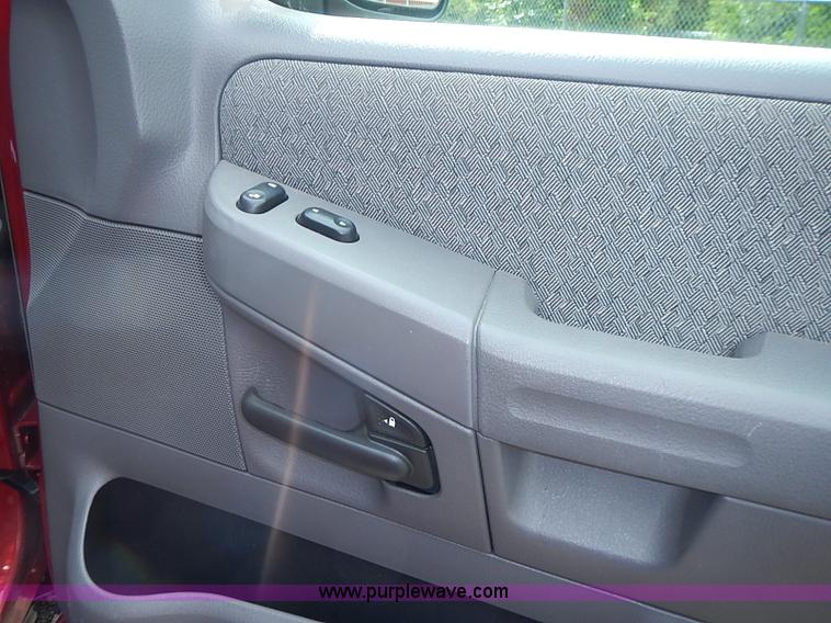 image for item BA9660 2004 Ford Explorer XLS SUV