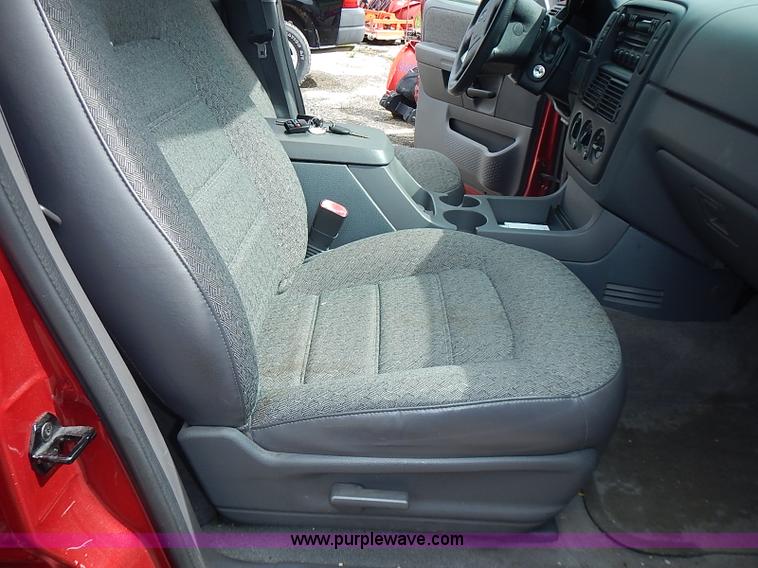 image for item BA9660 2004 Ford Explorer XLS SUV