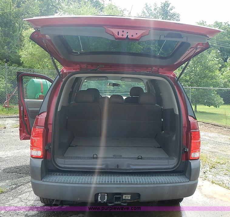 image for item BA9660 2004 Ford Explorer XLS SUV