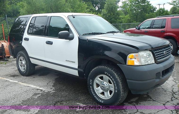 image for item BA9661 2004 Ford Explorer XLS SUV