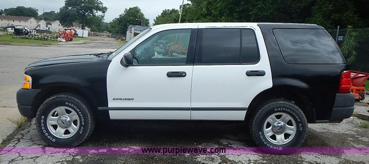 image for item BA9661 2004 Ford Explorer XLS SUV