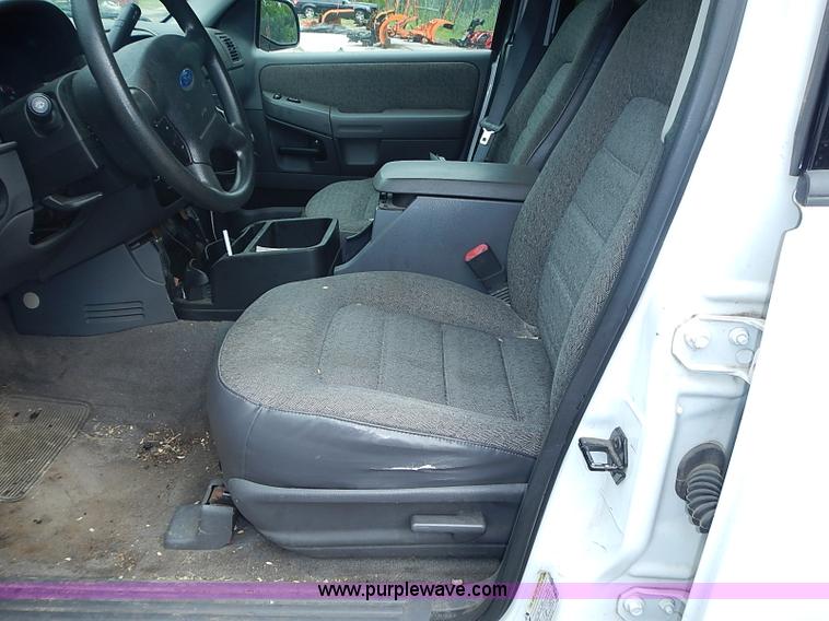image for item BA9661 2004 Ford Explorer XLS SUV